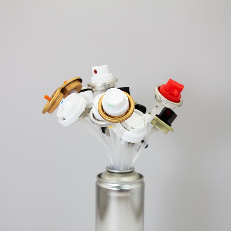 هل تعلم كيف تؤثر صمامات وفوهات علب الرذاذ على أداء الرش؟